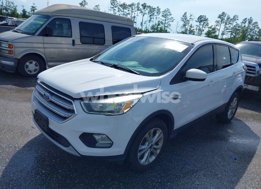 Photo 2 of 2017 Ford Escape SE (VIN 1FMCU0GD4HUC97431)