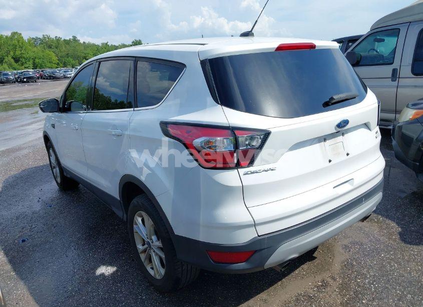 Photo 3 of 2017 Ford Escape SE (VIN 1FMCU0GD4HUC97431)