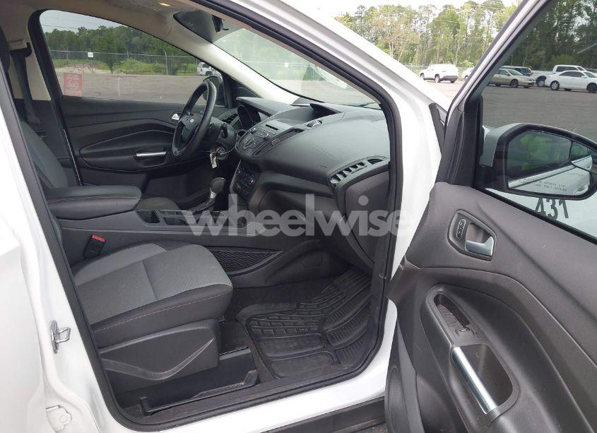 Photo 5 of 2017 Ford Escape SE (VIN 1FMCU0GD4HUC97431)