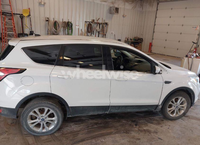 Photo 13 of 2017 Ford Escape SE (VIN 1FMCU0GD4HUE40040)