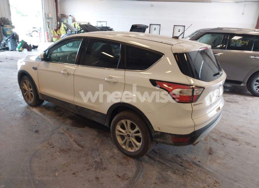 Photo 3 of 2017 Ford Escape SE (VIN 1FMCU0GD4HUE40040)