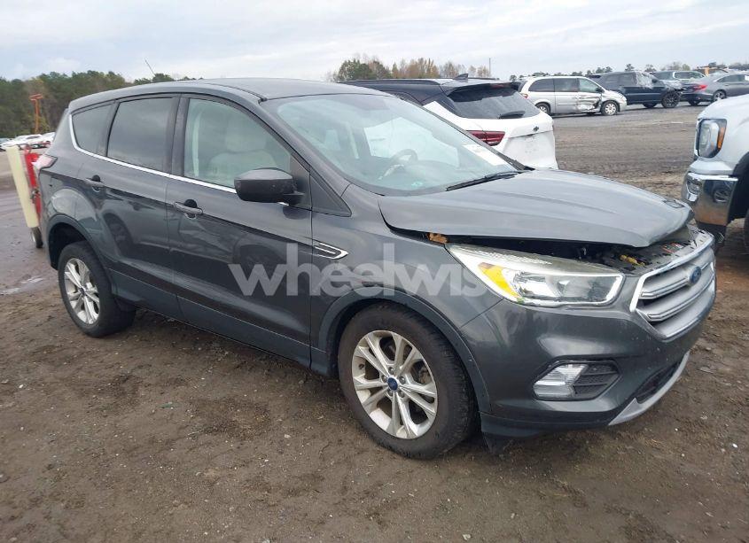 2017 Ford Escape SE (VIN 1FMCU0GD4HUE51541) main photo