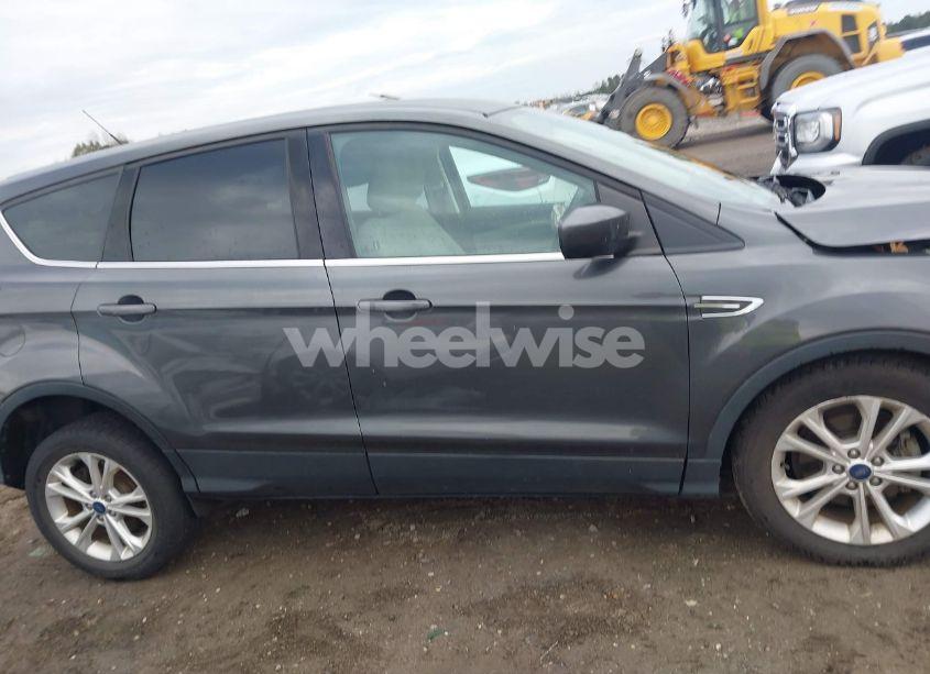 Photo 13 of 2017 Ford Escape SE (VIN 1FMCU0GD4HUE51541)