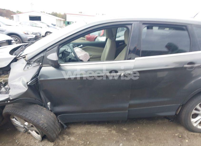 Photo 14 of 2017 Ford Escape SE (VIN 1FMCU0GD4HUE51541)