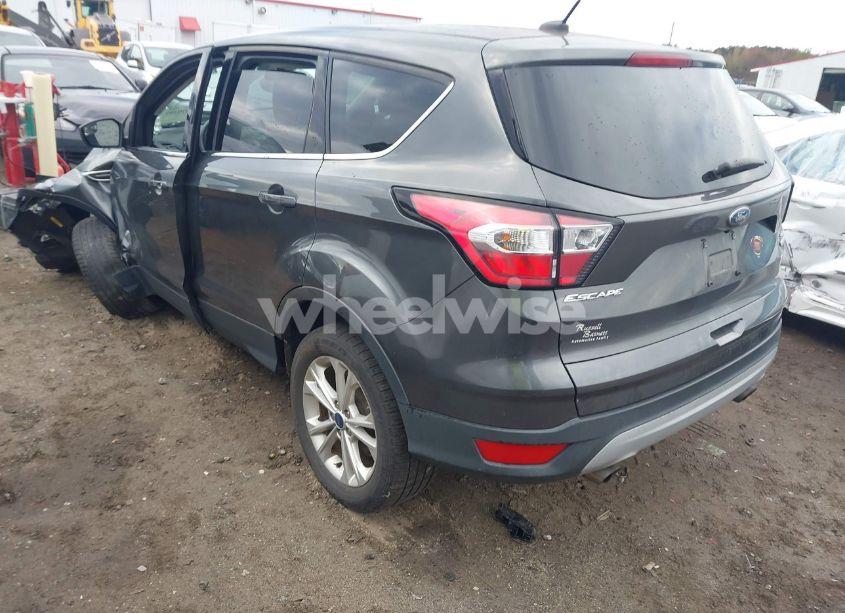 Photo 3 of 2017 Ford Escape SE (VIN 1FMCU0GD4HUE51541)