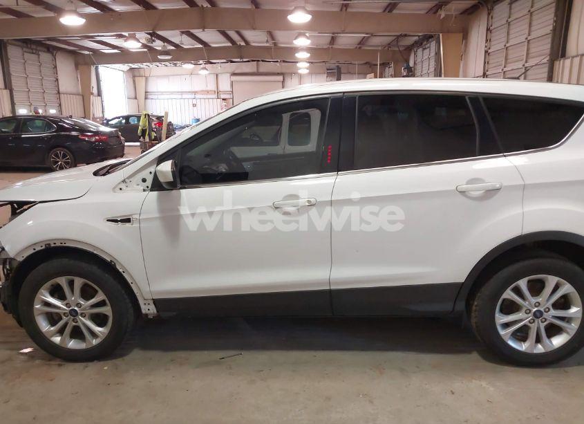 Photo 15 of 2017 Ford Escape SE (VIN 1FMCU0GD4HUE77217)