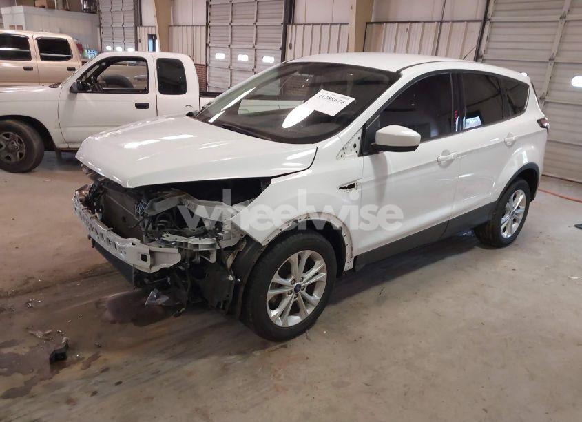 Photo 2 of 2017 Ford Escape SE (VIN 1FMCU0GD4HUE77217)