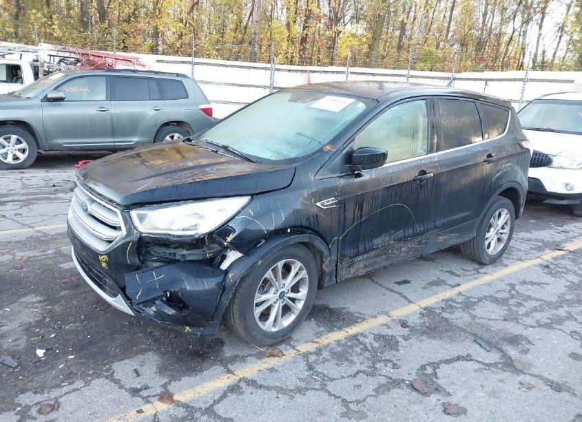 Photo 2 of 2017 Ford Escape SE (VIN 1FMCU0GD4HUE93272)