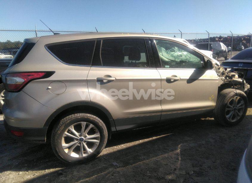 Photo 13 of 2017 Ford Escape SE (VIN 1FMCU0GD4HUE97659)