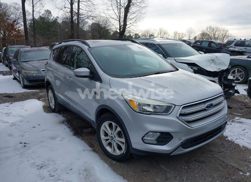 2018 Ford Escape SE (VIN 1FMCU0GD4JUA65708) main photo