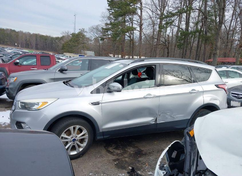 Photo 14 of 2018 Ford Escape SE (VIN 1FMCU0GD4JUA65708)