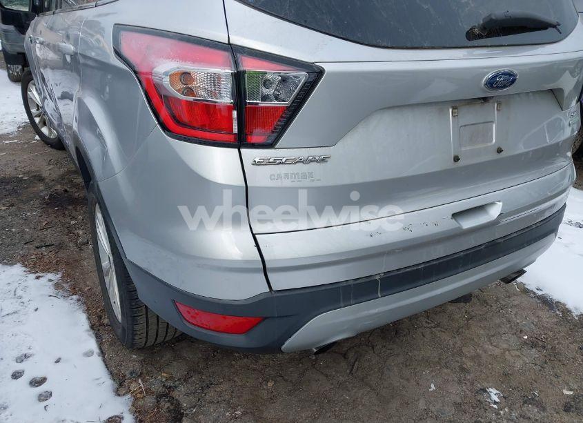 Photo 17 of 2018 Ford Escape SE (VIN 1FMCU0GD4JUA65708)