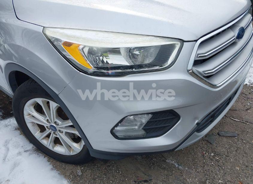 Photo 19 of 2018 Ford Escape SE (VIN 1FMCU0GD4JUA65708)
