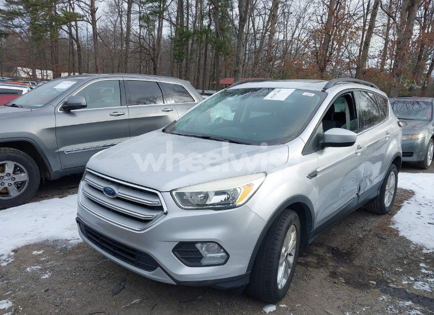 Photo 2 of 2018 Ford Escape SE (VIN 1FMCU0GD4JUA65708)