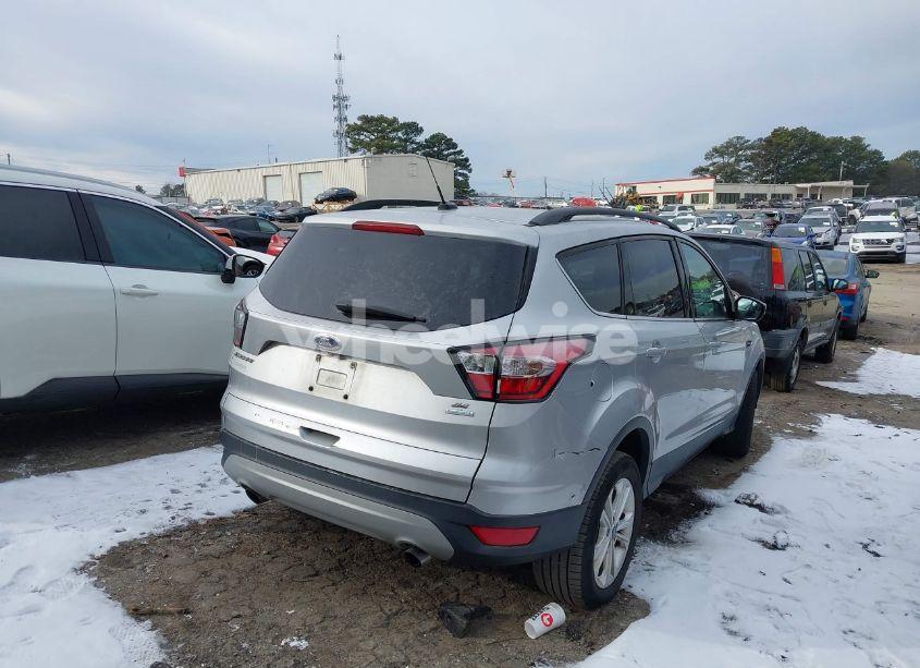 Photo 4 of 2018 Ford Escape SE (VIN 1FMCU0GD4JUA65708)