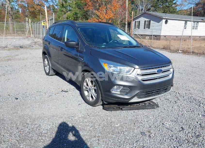 2018 Ford Escape SE (VIN 1FMCU0GD4JUA65742) main photo