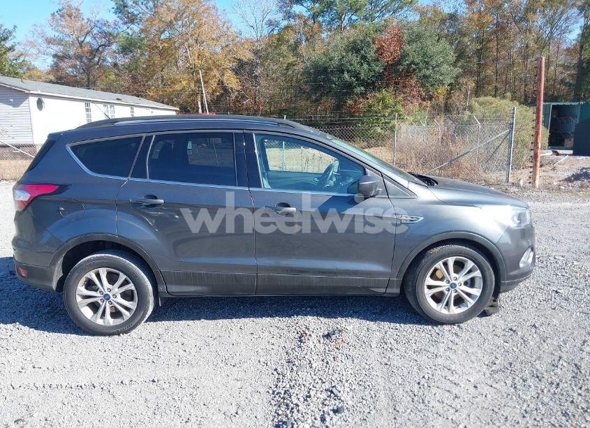 Photo 13 of 2018 Ford Escape SE (VIN 1FMCU0GD4JUA65742)