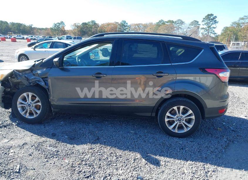 Photo 14 of 2018 Ford Escape SE (VIN 1FMCU0GD4JUA65742)