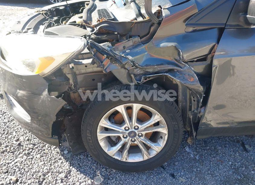 Photo 6 of 2018 Ford Escape SE (VIN 1FMCU0GD4JUA65742)