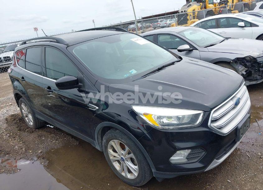 2018 Ford Escape SE (VIN 1FMCU0GD4JUA84534) main photo