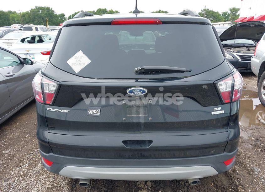 Photo 16 of 2018 Ford Escape SE (VIN 1FMCU0GD4JUA84534)