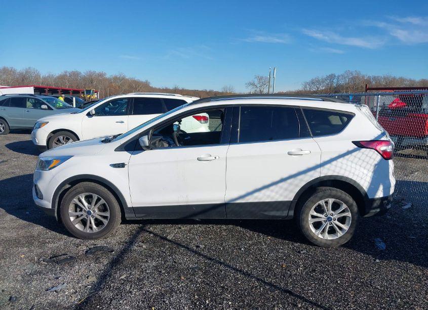 Photo 14 of 2018 Ford Escape SE (VIN 1FMCU0GD4JUA94478)