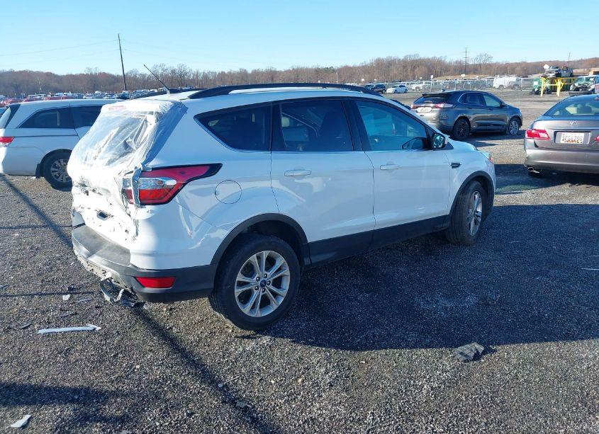 Photo 4 of 2018 Ford Escape SE (VIN 1FMCU0GD4JUA94478)