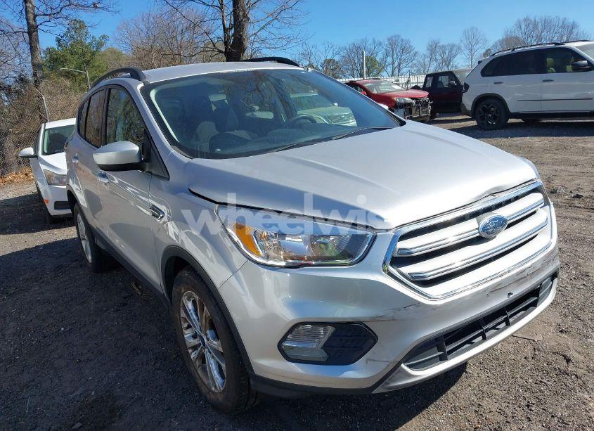 2018 Ford Escape SE (VIN 1FMCU0GD4JUC12707) main photo