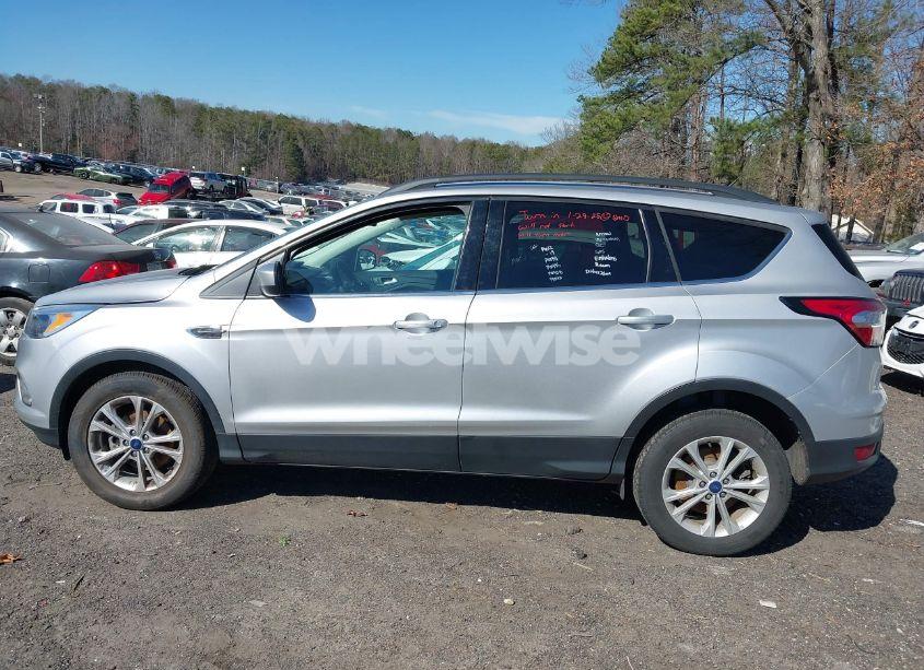 Photo 14 of 2018 Ford Escape SE (VIN 1FMCU0GD4JUC12707)