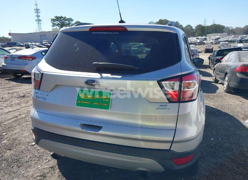 Photo 16 of 2018 Ford Escape SE (VIN 1FMCU0GD4JUC12707)