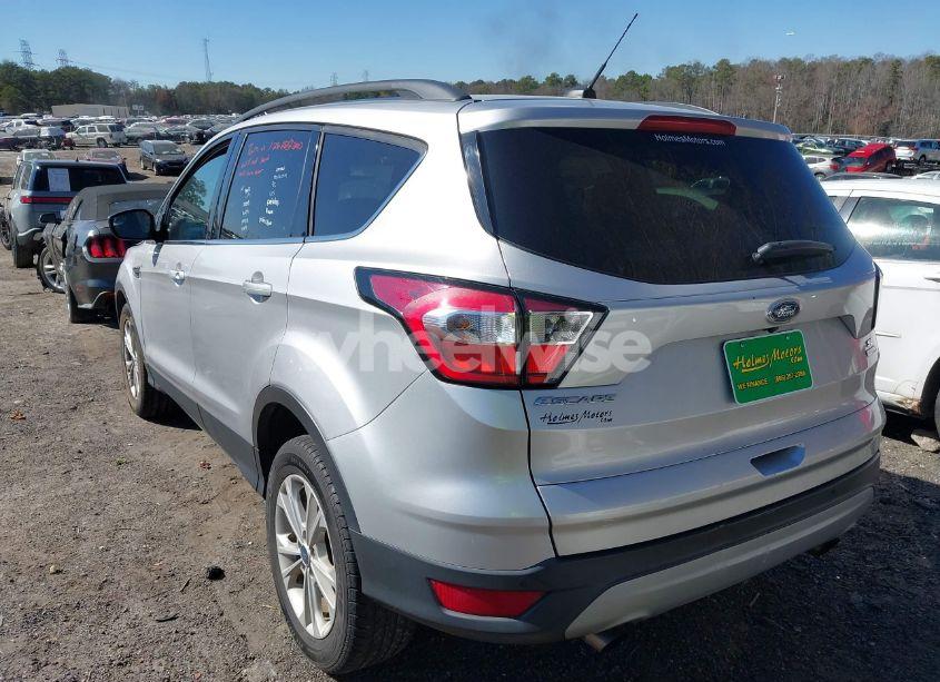 Photo 3 of 2018 Ford Escape SE (VIN 1FMCU0GD4JUC12707)