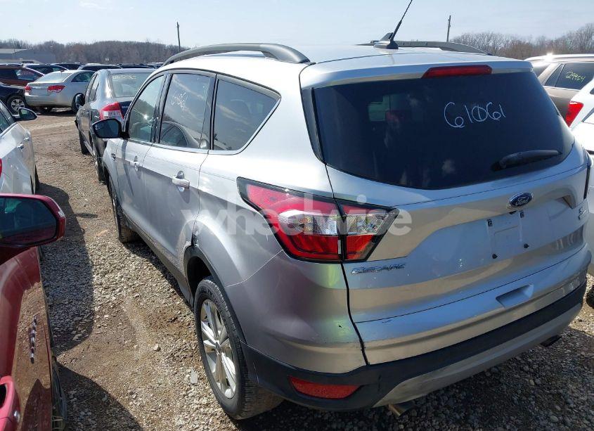 Photo 3 of 2018 Ford Escape SE (VIN 1FMCU0GD4JUC32911)