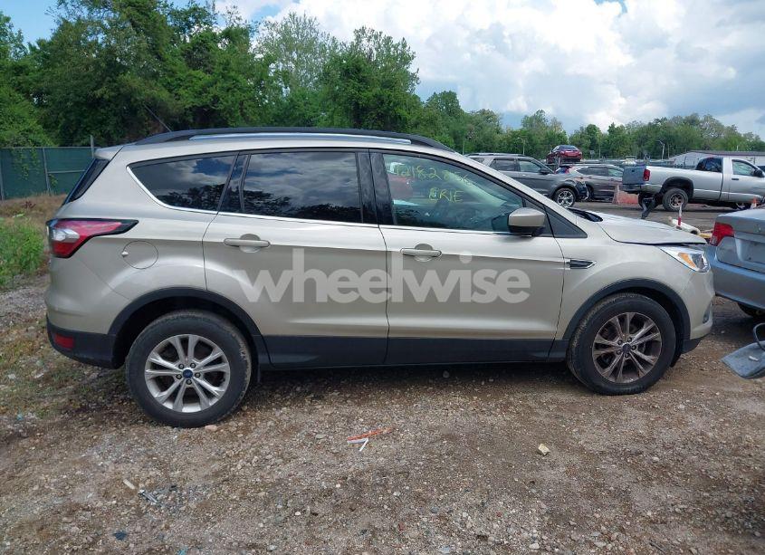 Photo 13 of 2018 Ford Escape SE (VIN 1FMCU0GD4JUC45125)
