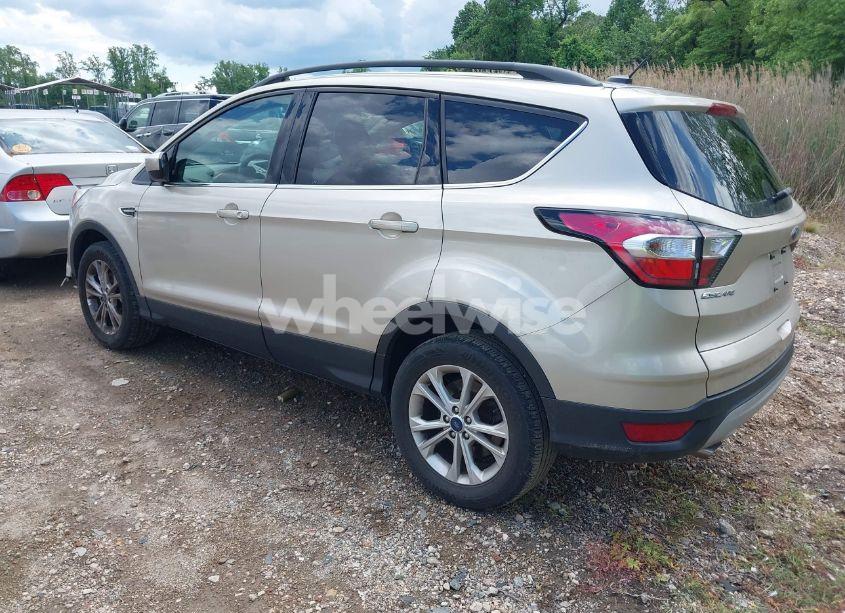 Photo 3 of 2018 Ford Escape SE (VIN 1FMCU0GD4JUC45125)