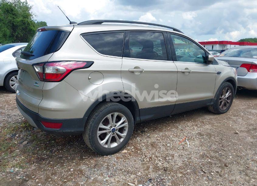 Photo 4 of 2018 Ford Escape SE (VIN 1FMCU0GD4JUC45125)