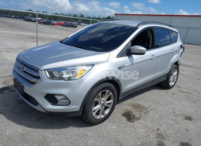 Photo 2 of 2018 Ford Escape SE (VIN 1FMCU0GD4JUC80814)