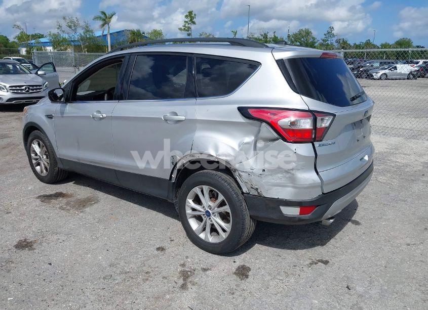 Photo 3 of 2018 Ford Escape SE (VIN 1FMCU0GD4JUC80814)