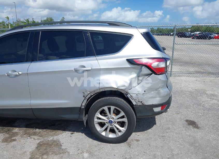 Photo 6 of 2018 Ford Escape SE (VIN 1FMCU0GD4JUC80814)