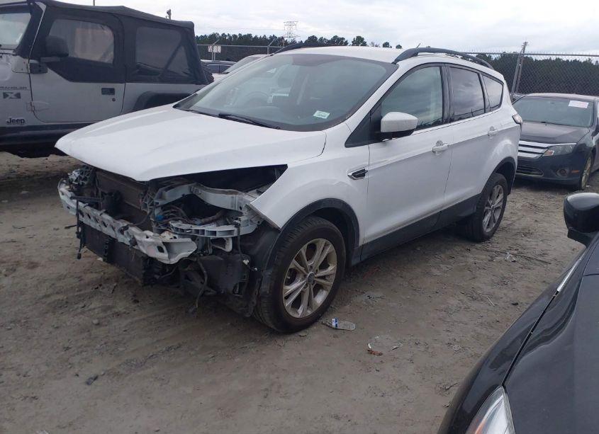 Photo 2 of 2018 Ford Escape SE (VIN 1FMCU0GD4JUC88914)