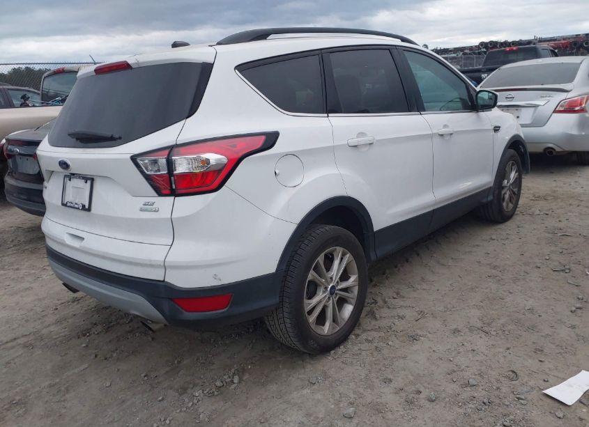 Photo 4 of 2018 Ford Escape SE (VIN 1FMCU0GD4JUC88914)