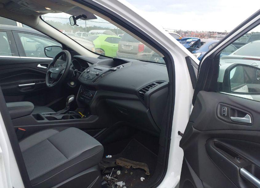 Photo 5 of 2018 Ford Escape SE (VIN 1FMCU0GD4JUC88914)