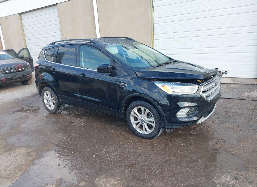 2018 Ford Escape SE (VIN 1FMCU0GD4JUC90582) main photo
