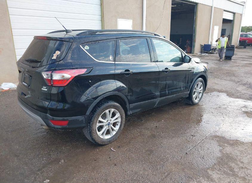 Photo 4 of 2018 Ford Escape SE (VIN 1FMCU0GD4JUC90582)