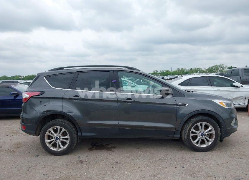 Photo 13 of 2018 Ford Escape SE (VIN 1FMCU0GD4JUD07607)