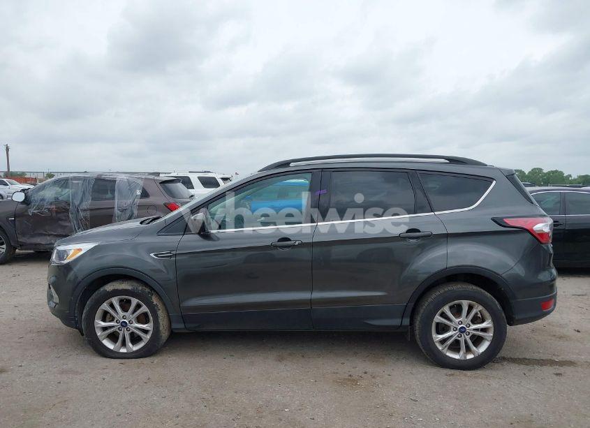 Photo 14 of 2018 Ford Escape SE (VIN 1FMCU0GD4JUD07607)
