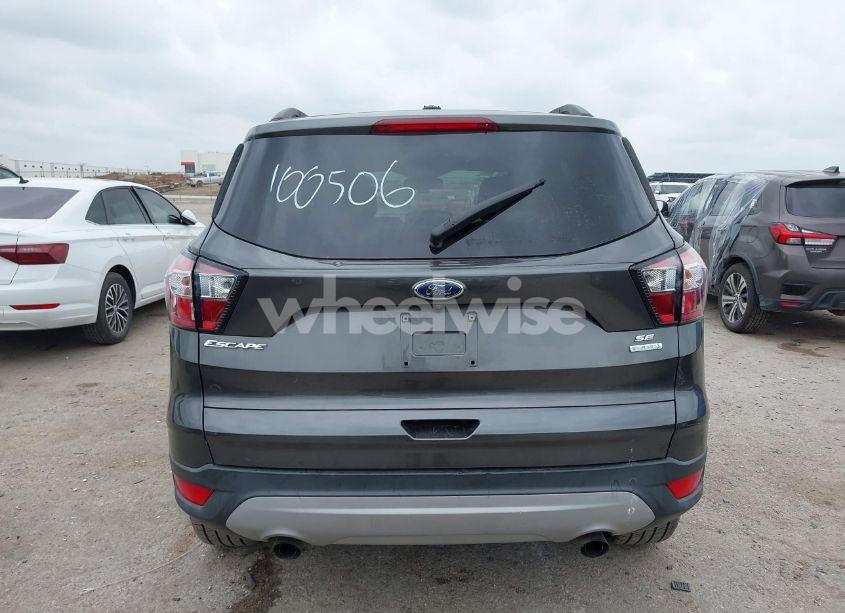 Photo 16 of 2018 Ford Escape SE (VIN 1FMCU0GD4JUD07607)