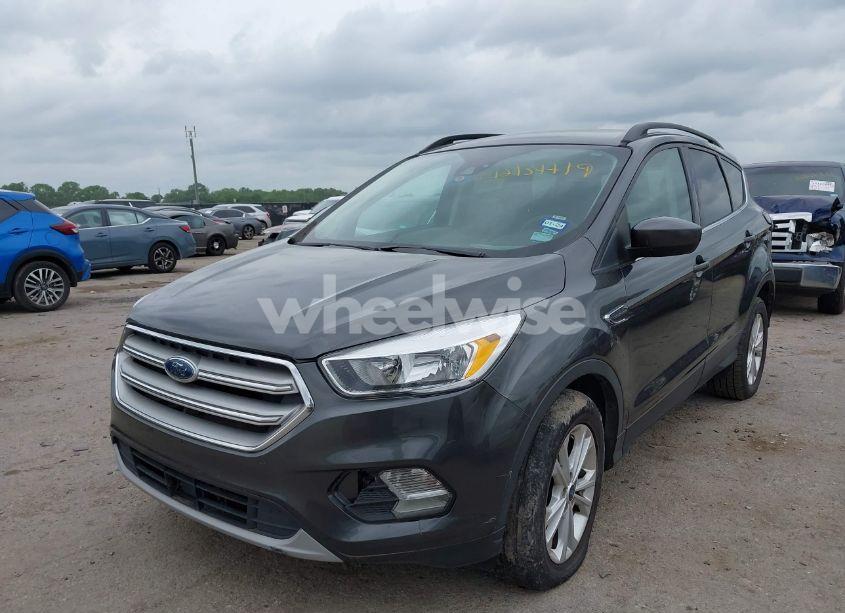 Photo 2 of 2018 Ford Escape SE (VIN 1FMCU0GD4JUD07607)