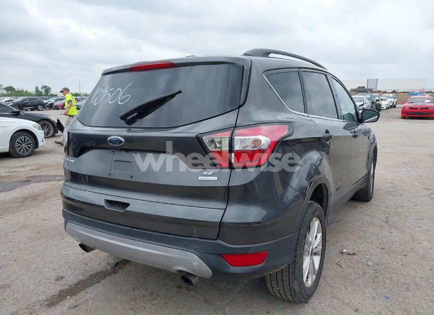 Photo 4 of 2018 Ford Escape SE (VIN 1FMCU0GD4JUD07607)