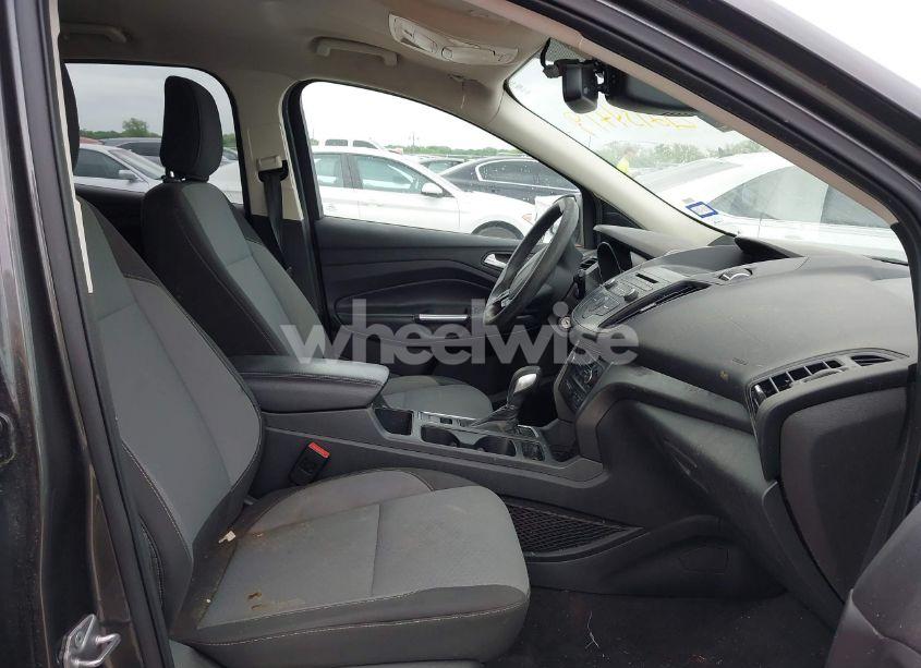 Photo 5 of 2018 Ford Escape SE (VIN 1FMCU0GD4JUD07607)
