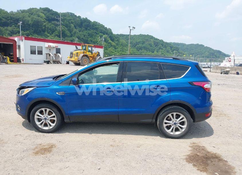 Photo 14 of 2018 Ford Escape SE (VIN 1FMCU0GD4JUD17246)